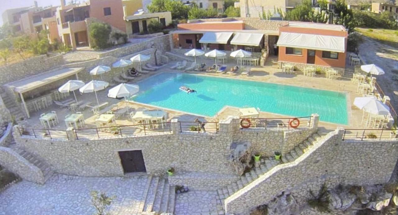 Arbutus - Relaxing Apartment With Fantastic Views Georgioupoli Bagian luar foto